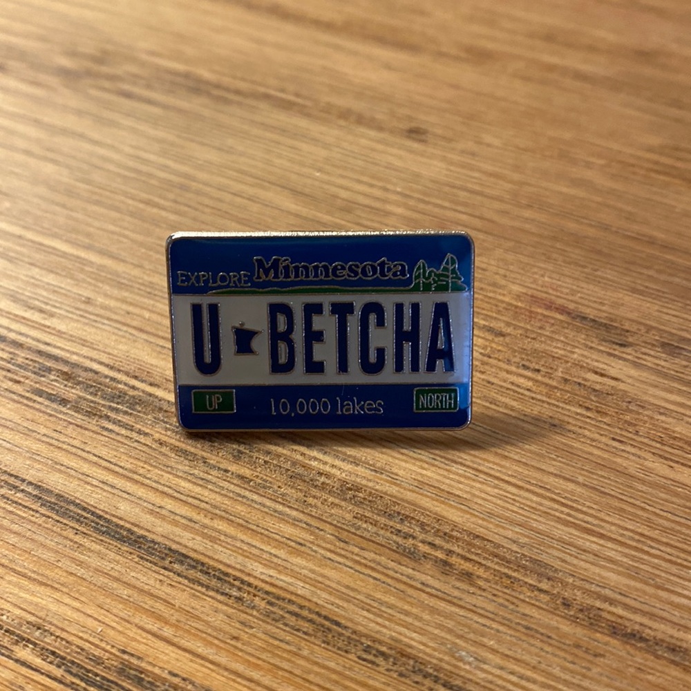 Minnesota U Betcha lapel pin